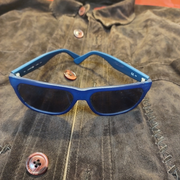Lacoste Eyewear - Picture 2 of 4